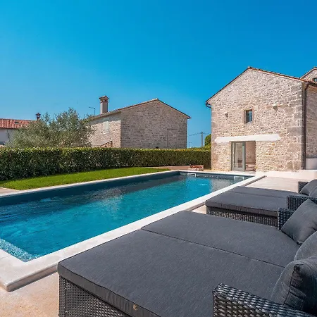 Semesterbostad Beeindruckende Steinfinca Mit Privatem Salzwasserpool, Panoramablick Aufs Meer, Grill Orbanići